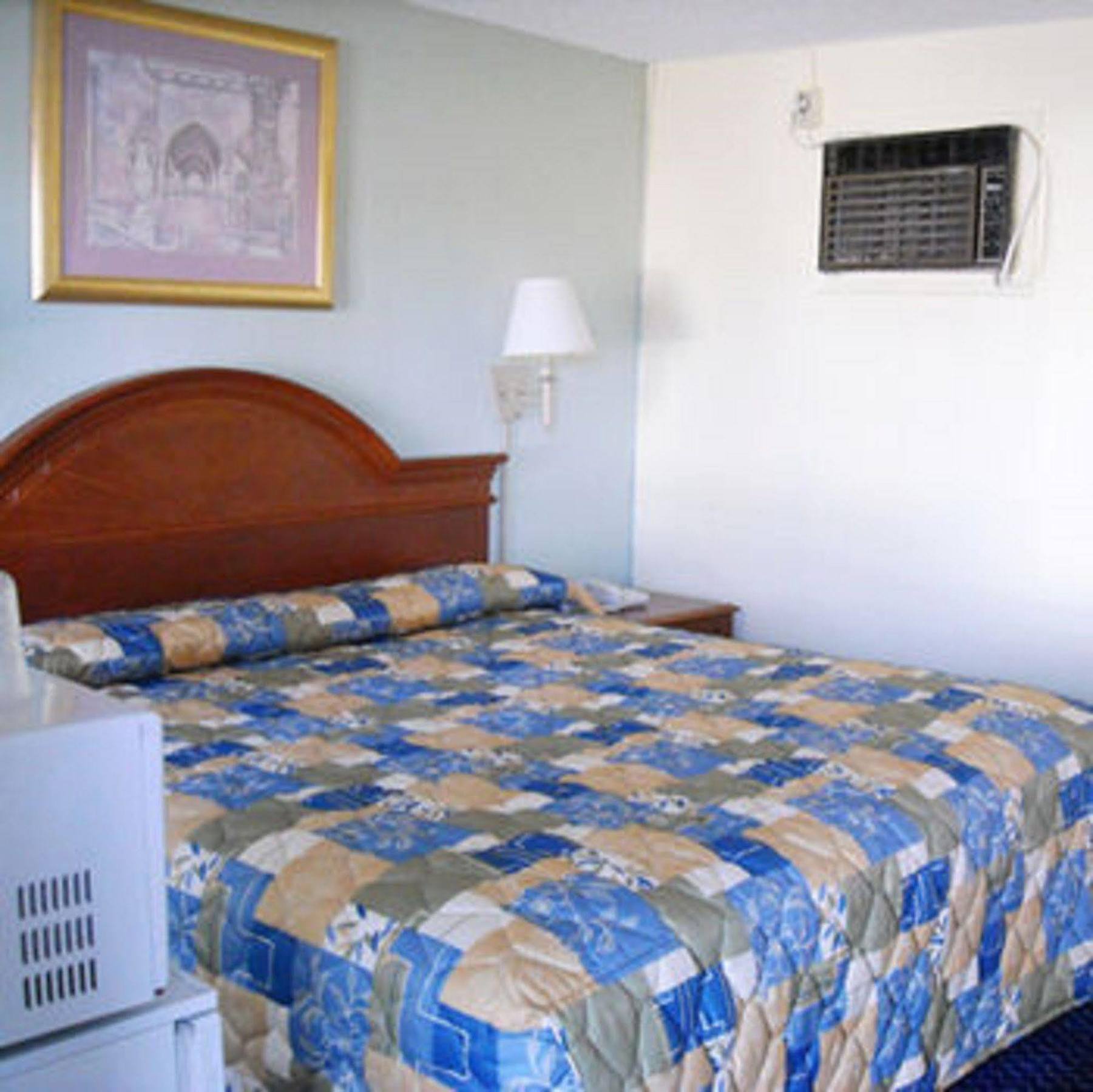 Whispering Pines Motel - Asheville Room photo